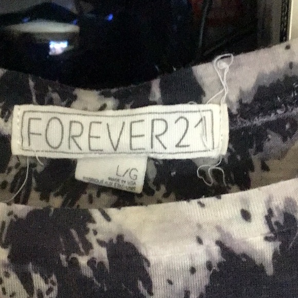 Tee Shirt - Picture 3 of 6